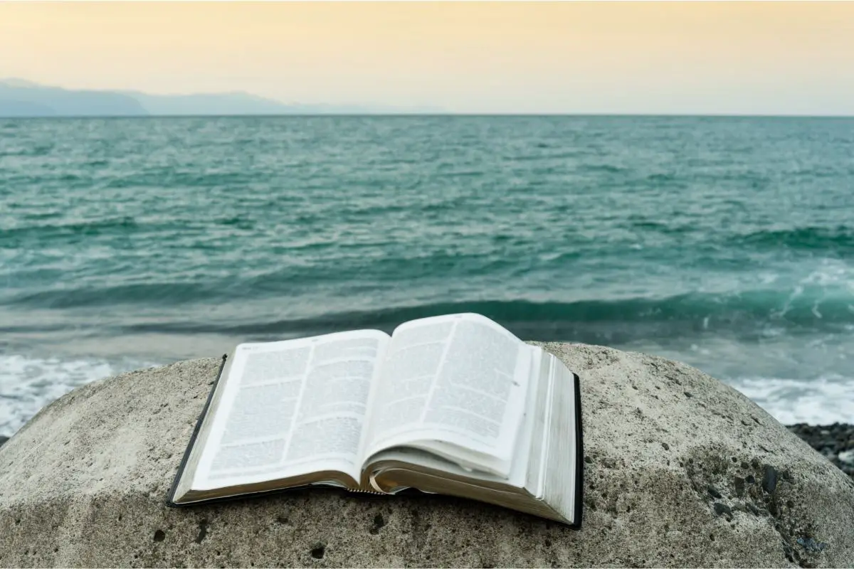 59 Incredible Bible Verses About God’s Glory To Remember